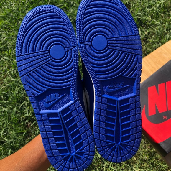 Jordan 1 Retro High Hyper Royal sz 7 GS Royal toe - Picture 7 of 7